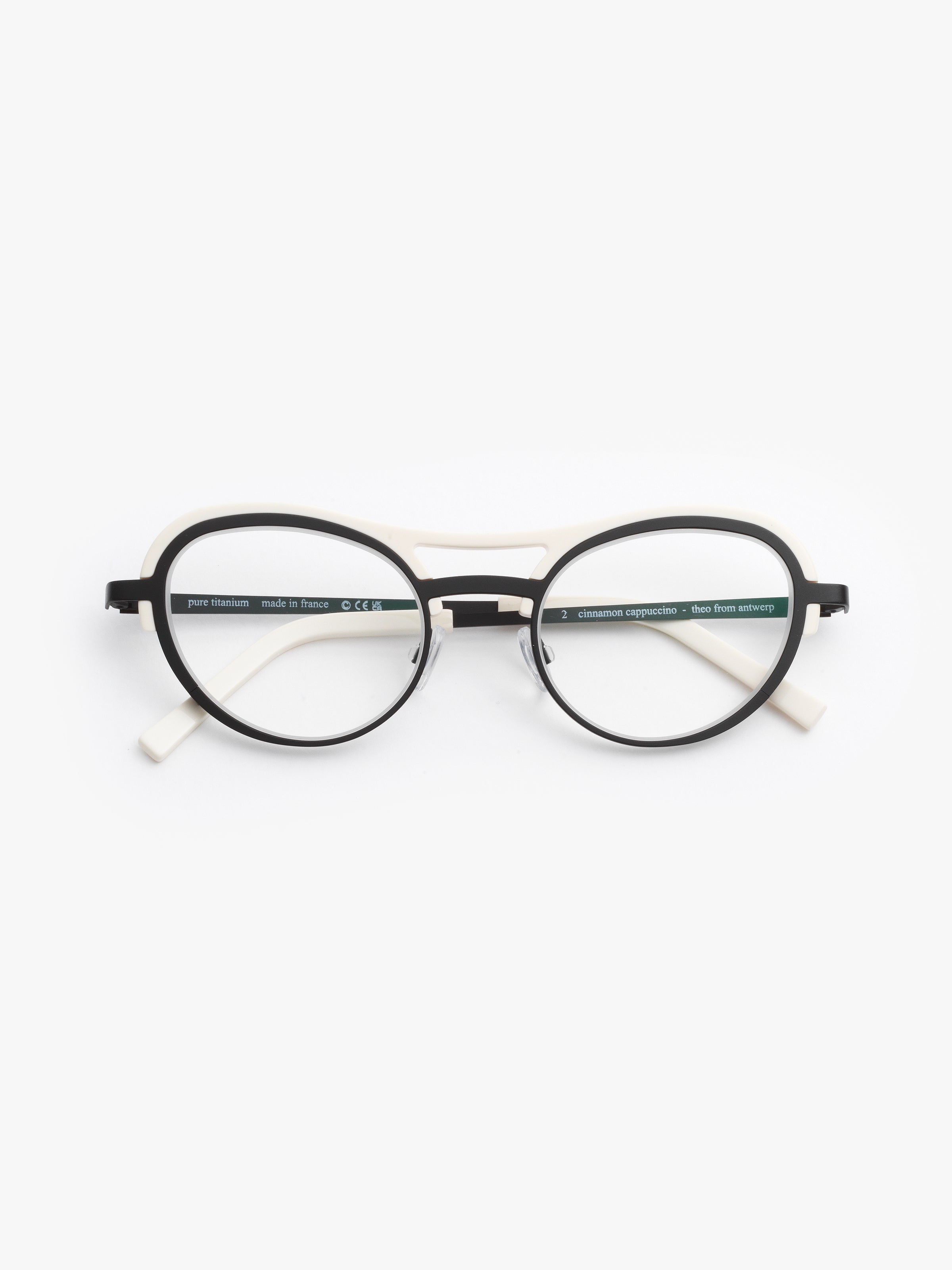 Theo / Cinnamon Cappuccino / 002 Black Matte + Cappuccino White