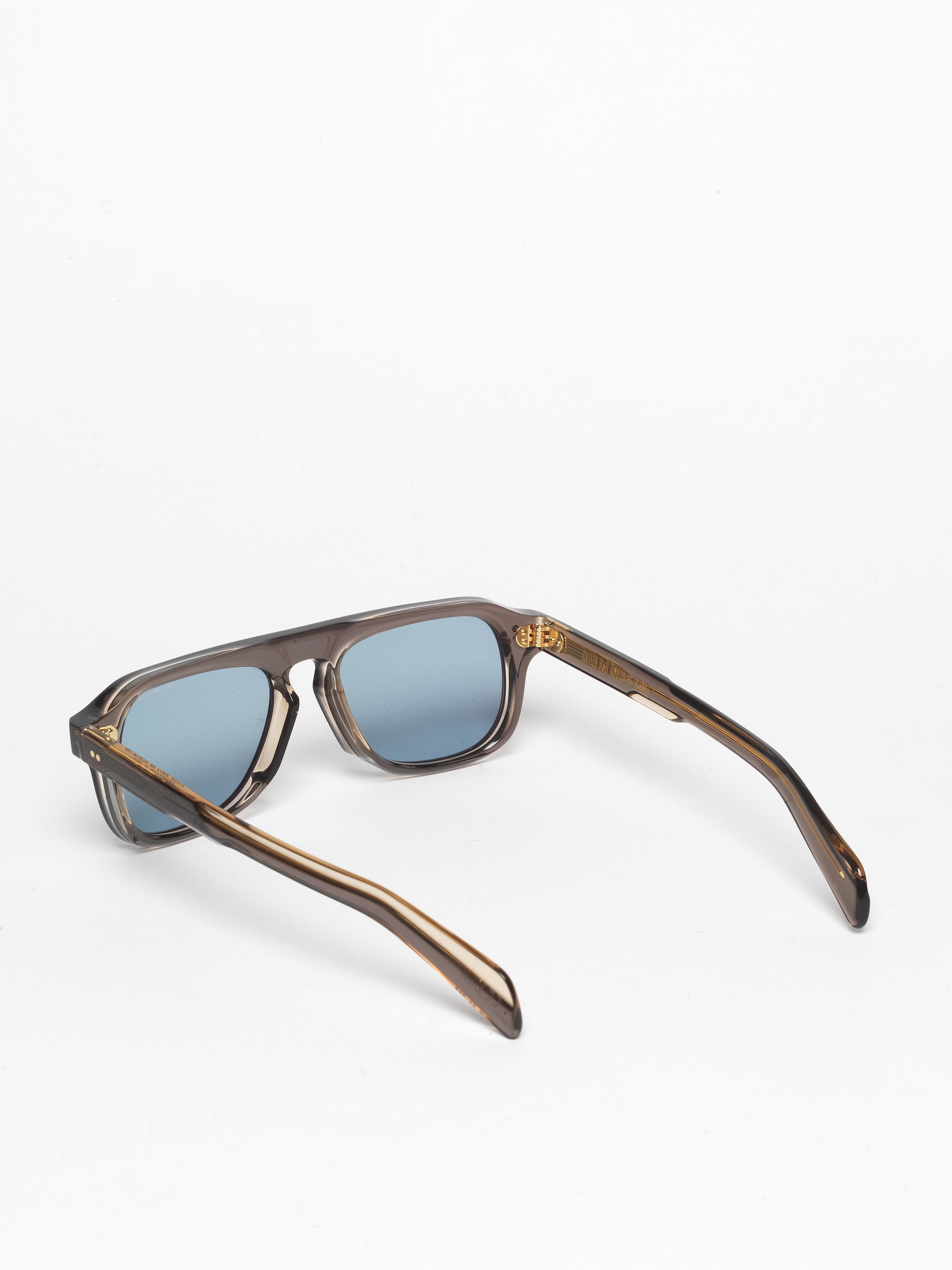 Cutler and Gross / GR14 / Grey on Granny Chic – I Visionari