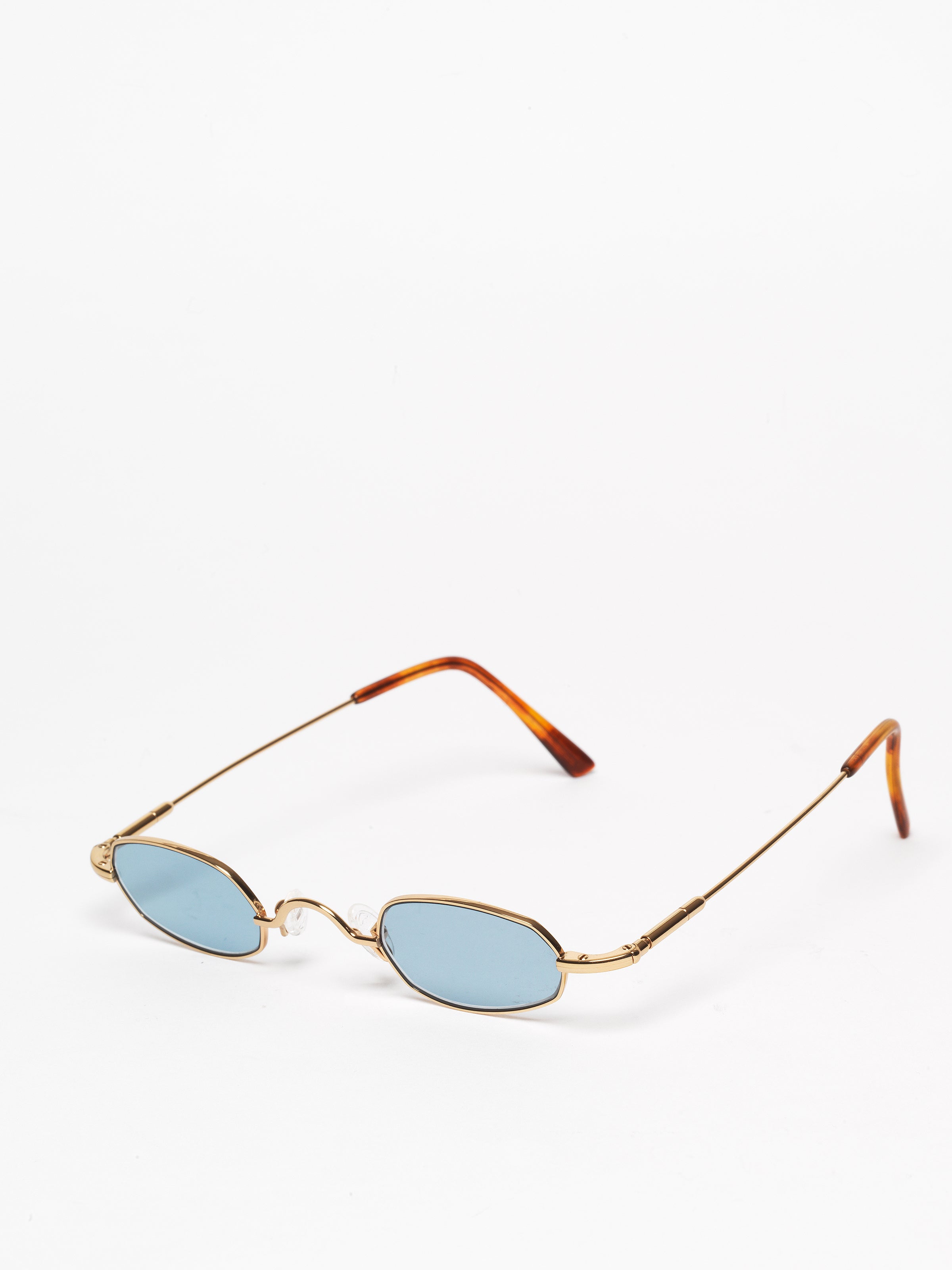Gouverneur Audigier The Small Precious Yellow Gold with Sky Blue Lenses sunglasses, three-quarter view